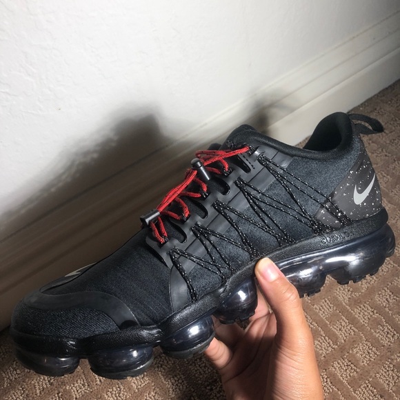 vapormax run utility red laces